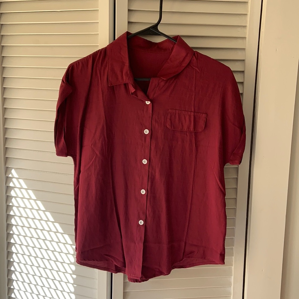 Red button down safari t shirt, size Medium
